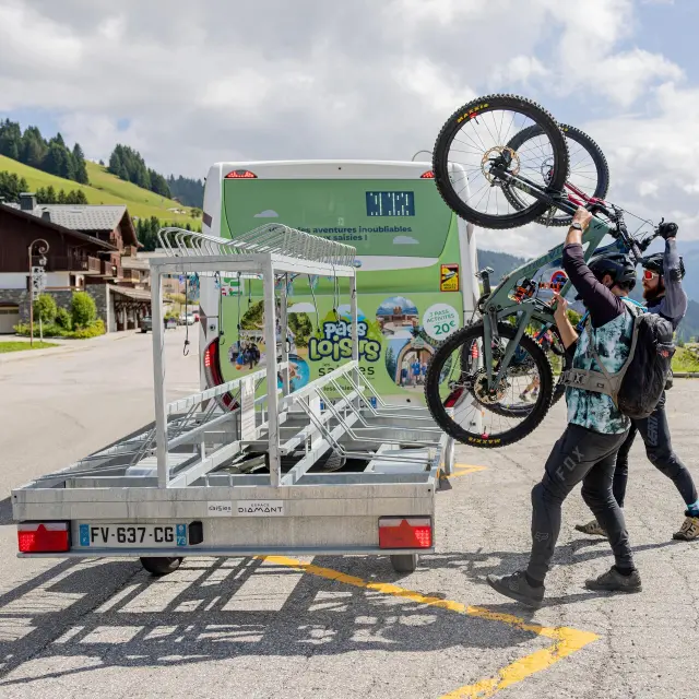 Navettes gratuites aux Saisies et dans le Beaufortain cet été, avec transport de VTT